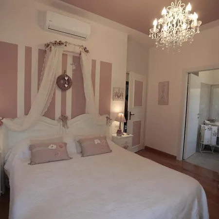 La Casa Di Pamela Oda ve Kahvaltı 3*